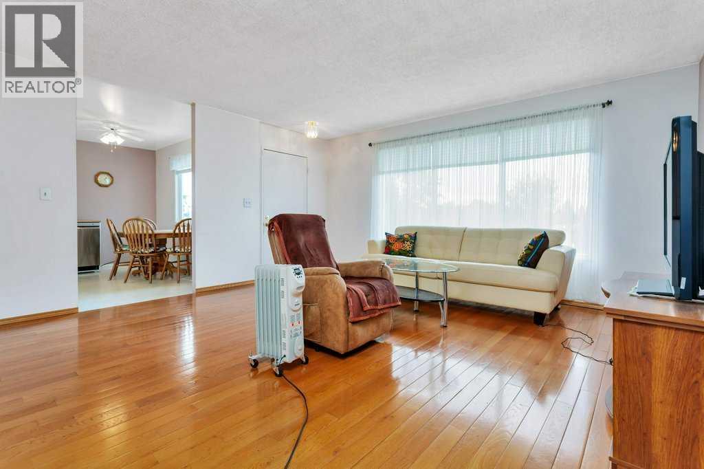 6739 59th Avenue Property Photo 4