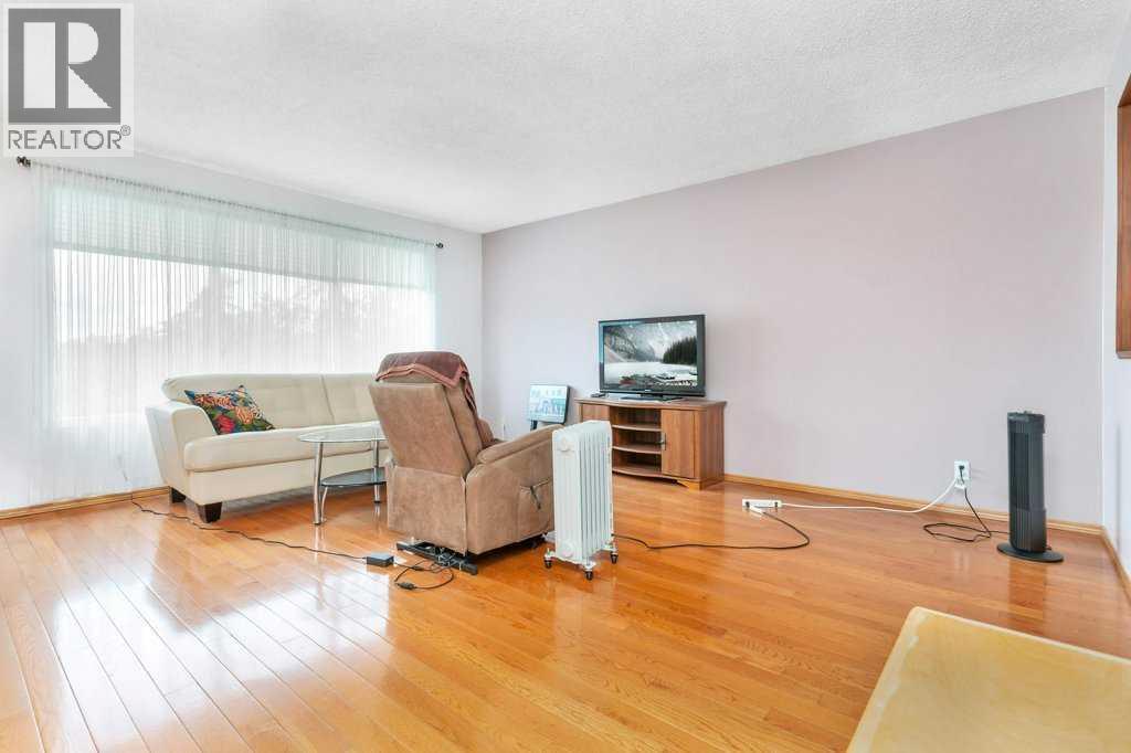 6739 59th Avenue Property Photo 5