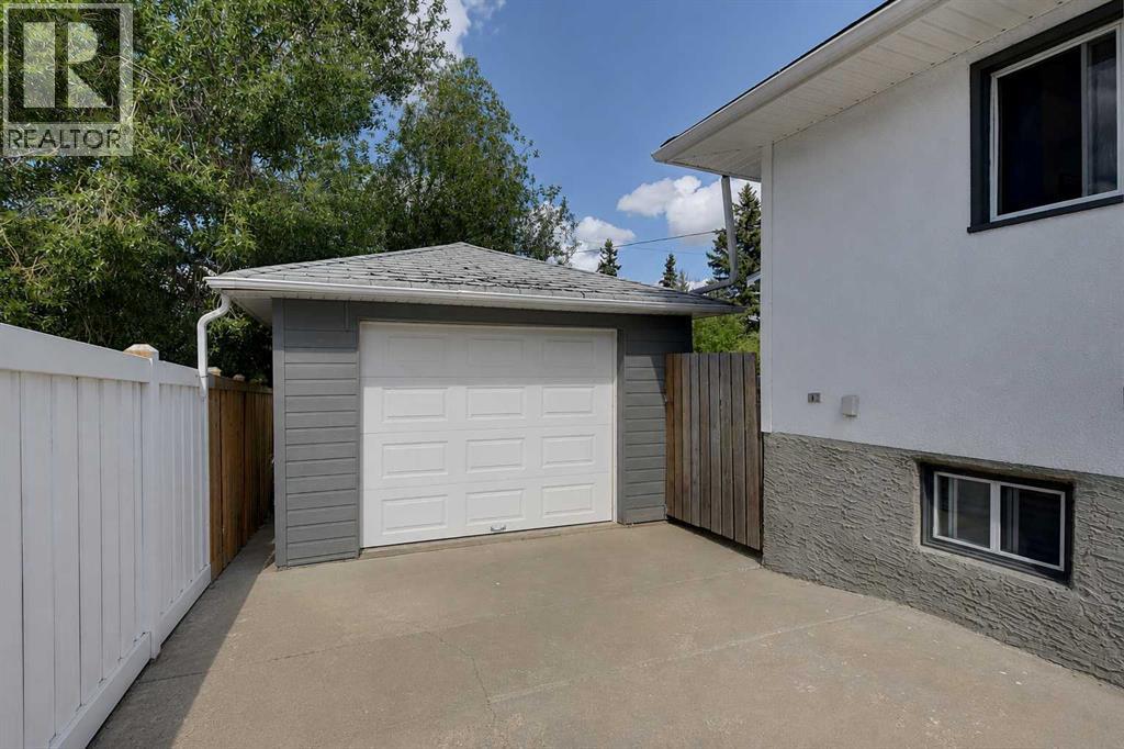 9622 108 Avenue Property Photo 2