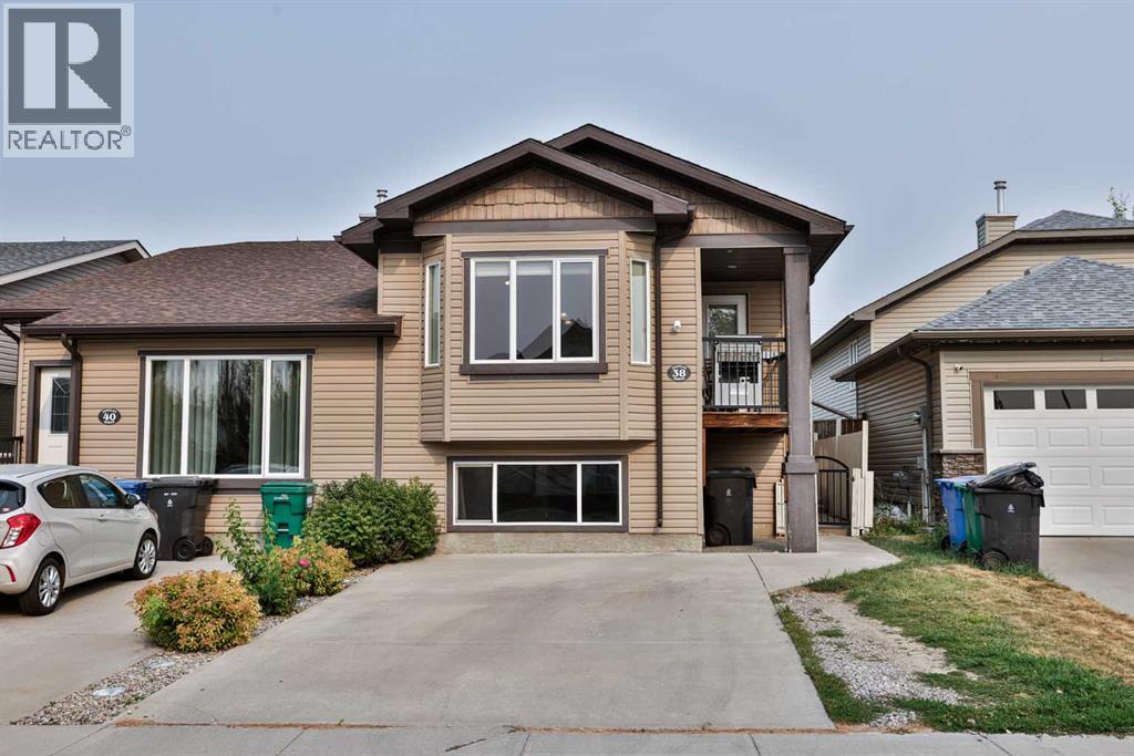 38 Dorothy Gentleman Crescent N Property Photo 1