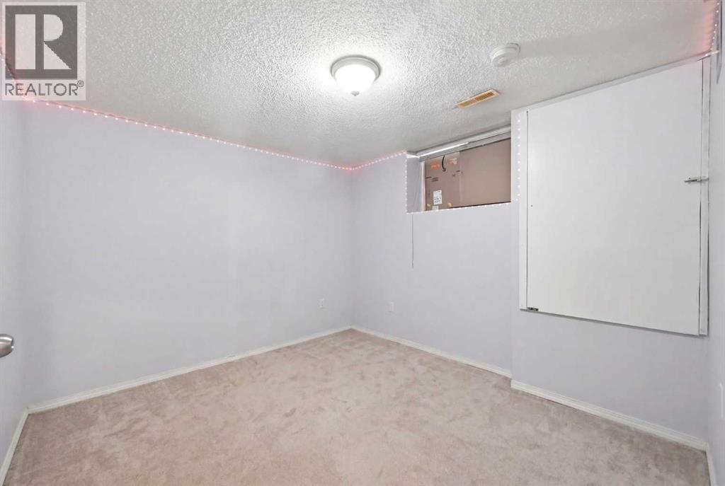 33 Saddlecrest Close Ne Property Photo 43