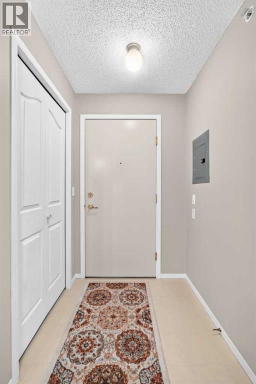 6818 Pinecliff Grove Northeast Property Photo 5