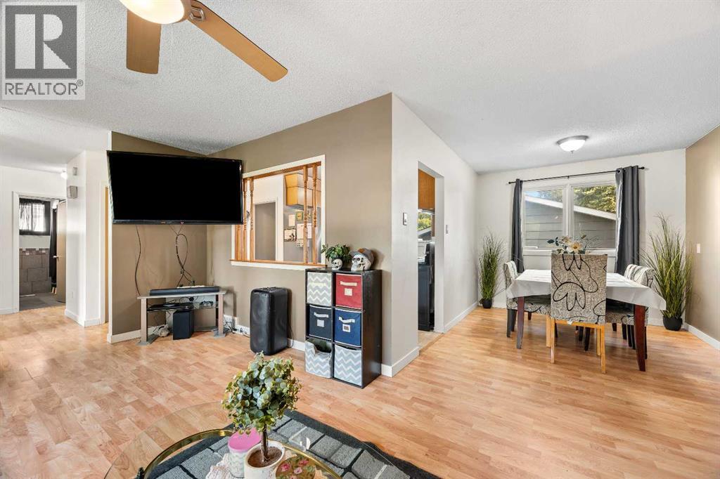 4804 38 Street Property Photo 9