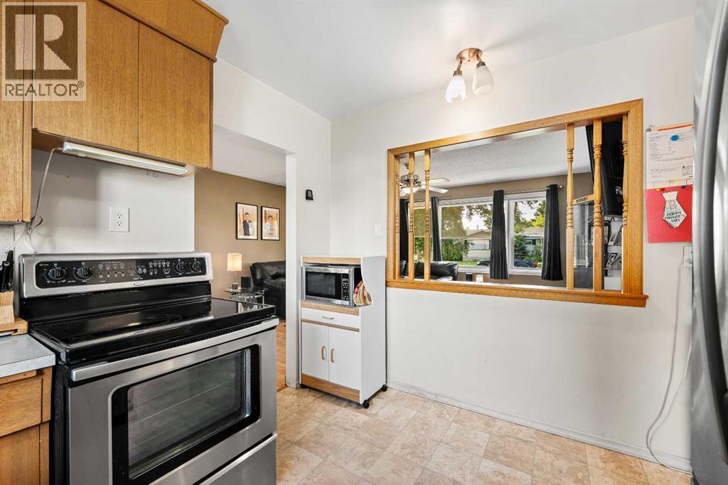 4804 38 Street Property Photo 11