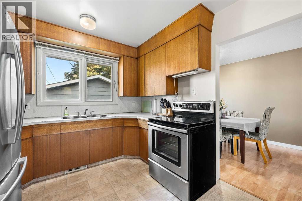 4804 38 Street Property Photo 12