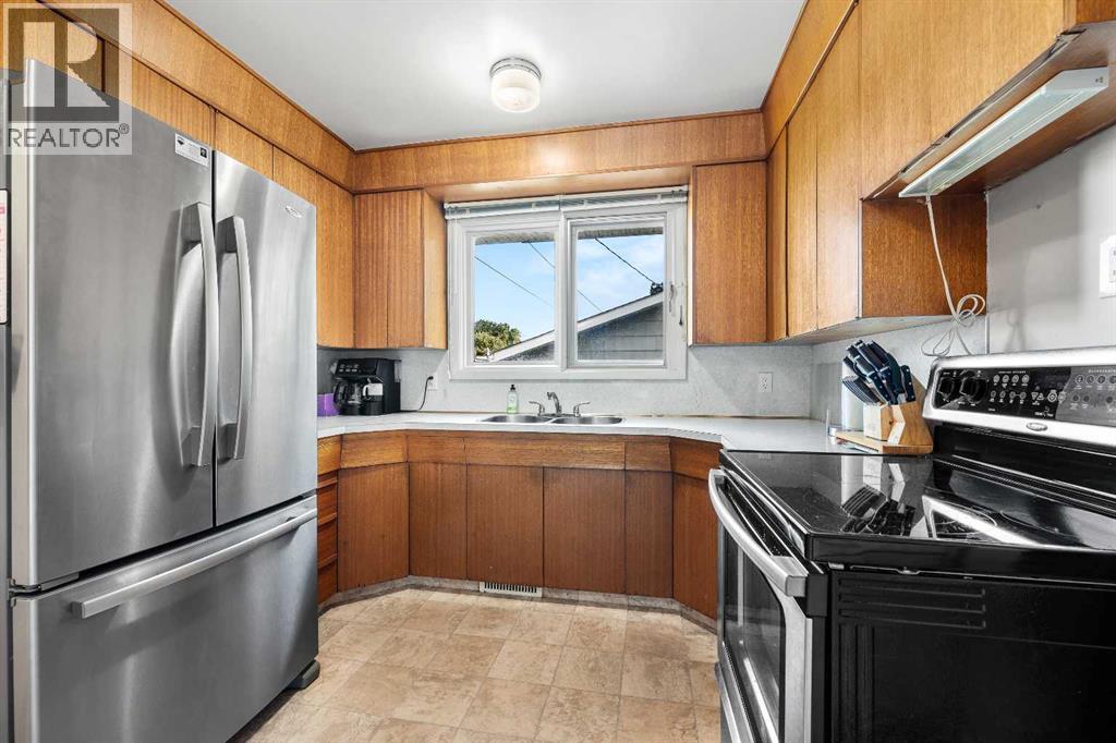 4804 38 Street Property Photo 13