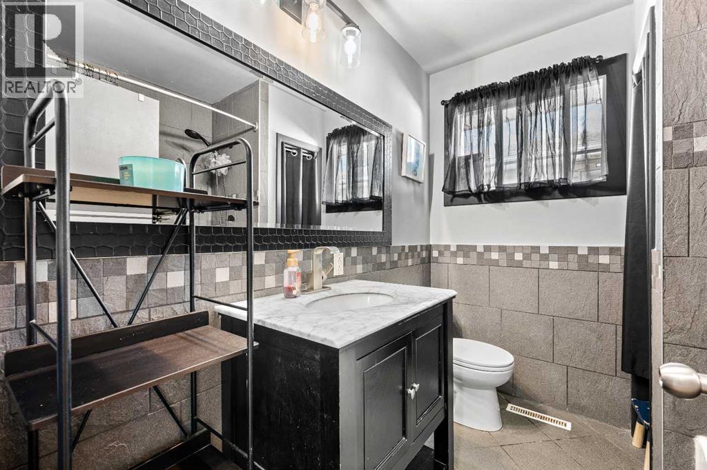 4804 38 Street Property Photo 16