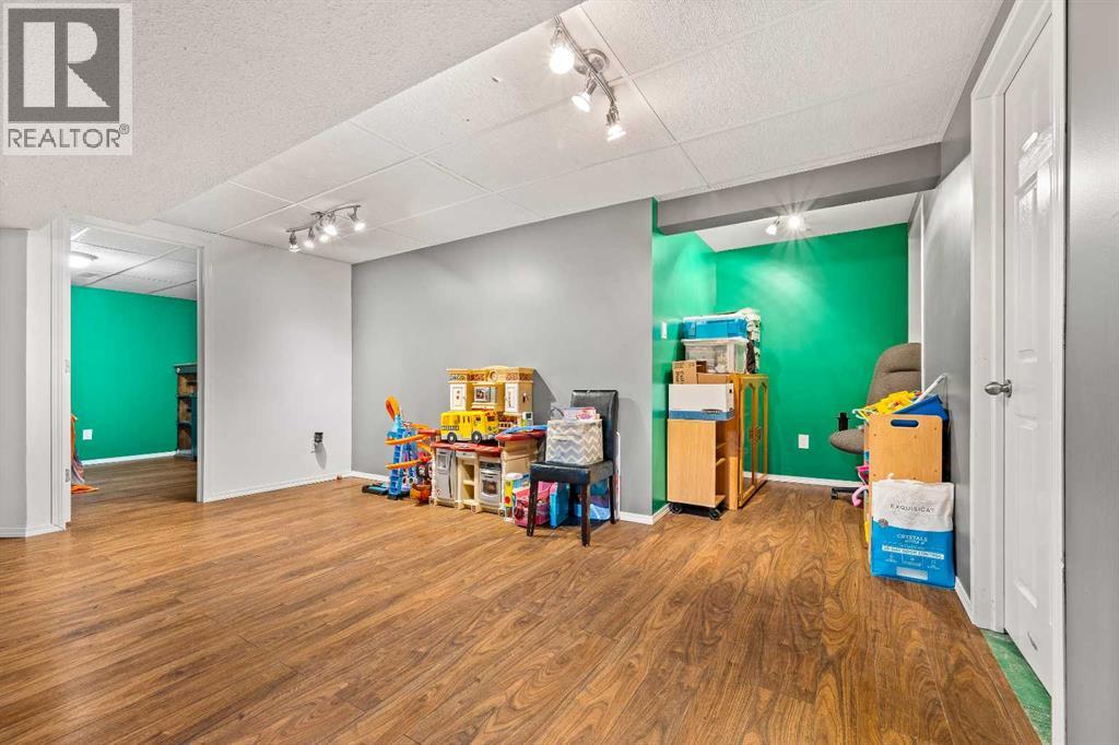 4804 38 Street Property Photo 20