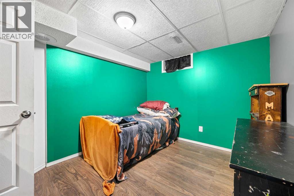 4804 38 Street Property Photo 21