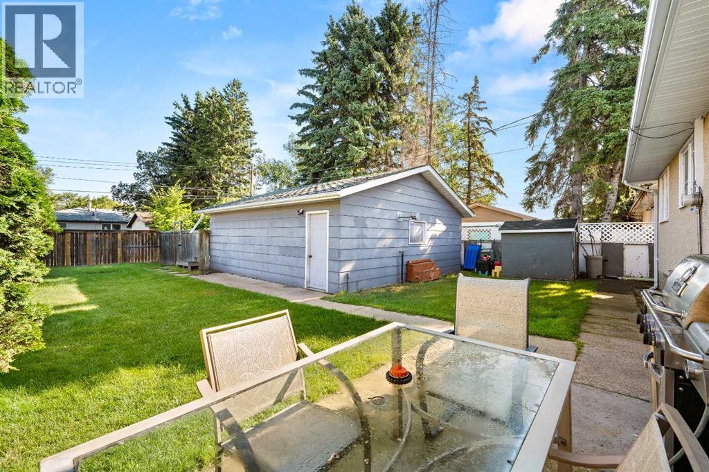 4804 38 Street Property Photo 27