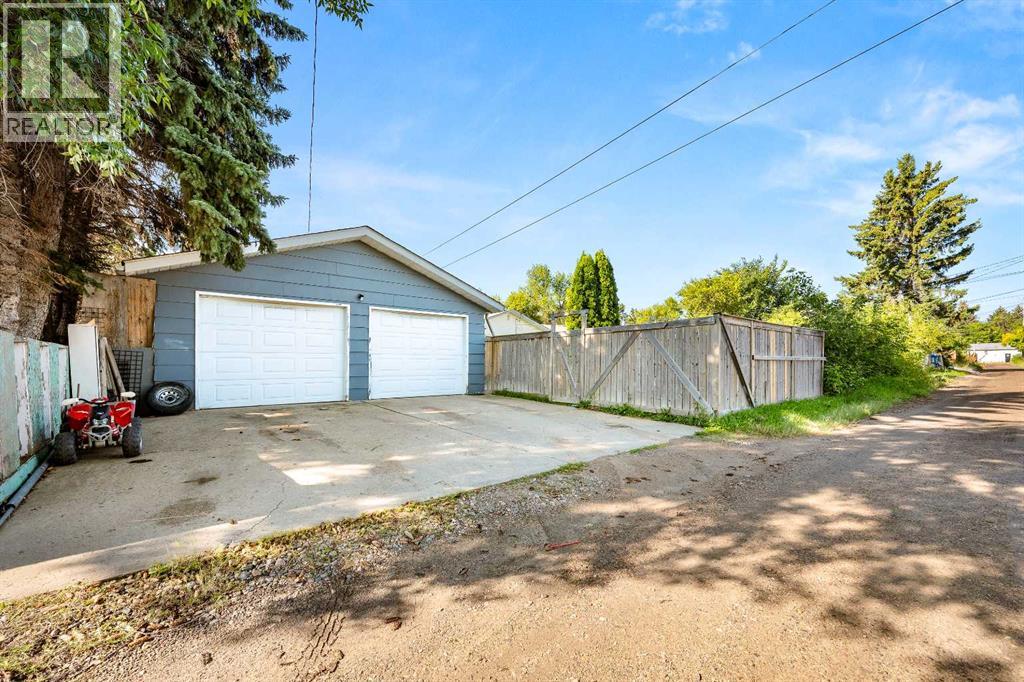 4804 38 Street Property Photo 29