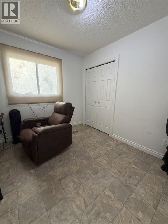 708 6 Street Property Photo 12