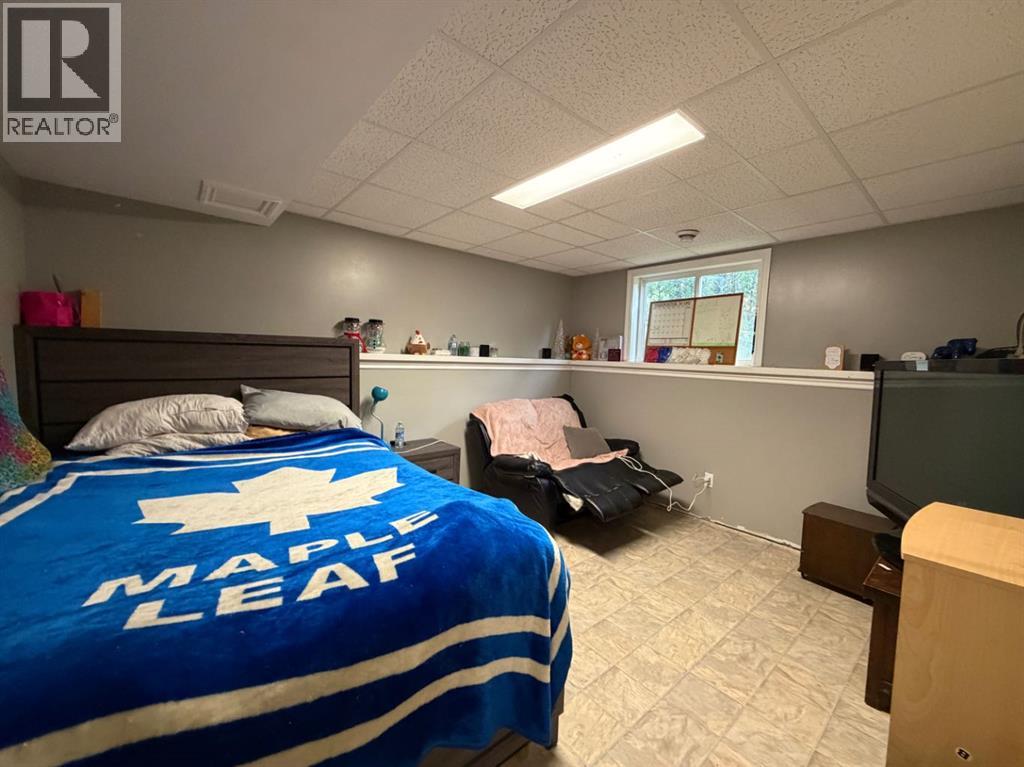708 6 Street Property Photo 17