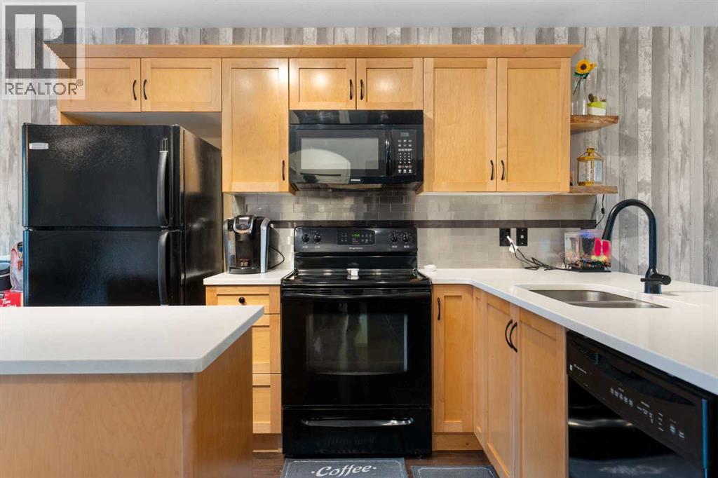153 Rainbow Falls Manor W Property Photo 8