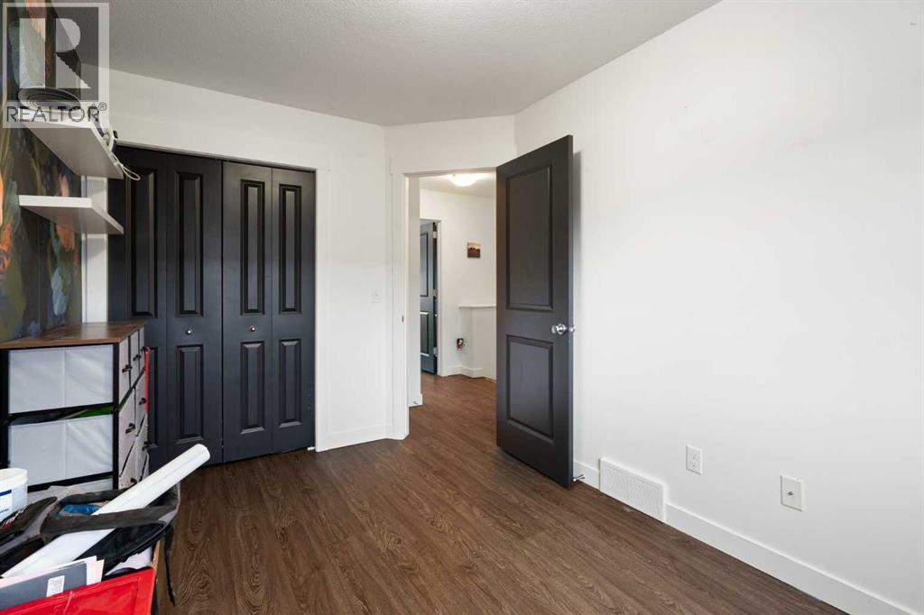 153 Rainbow Falls Manor W Property Photo 17