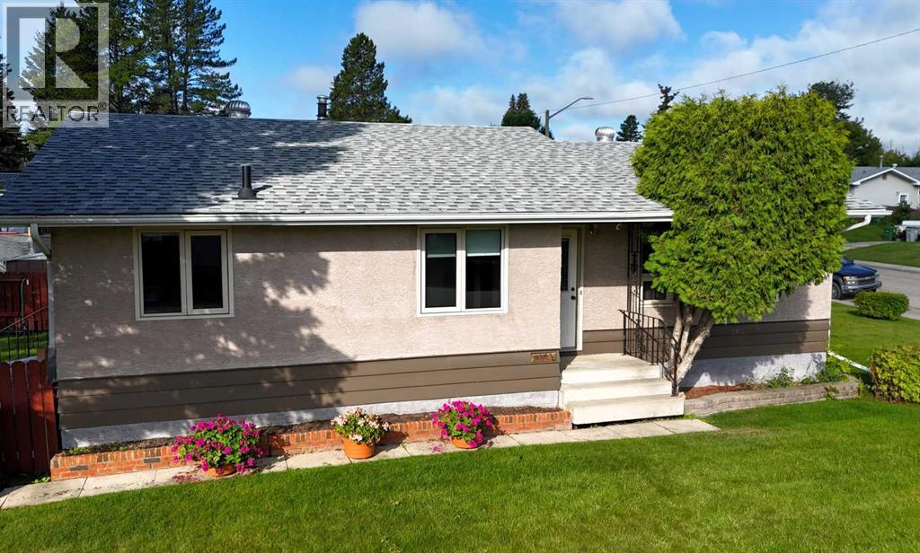 4303 8 Avenue Property Photo 1