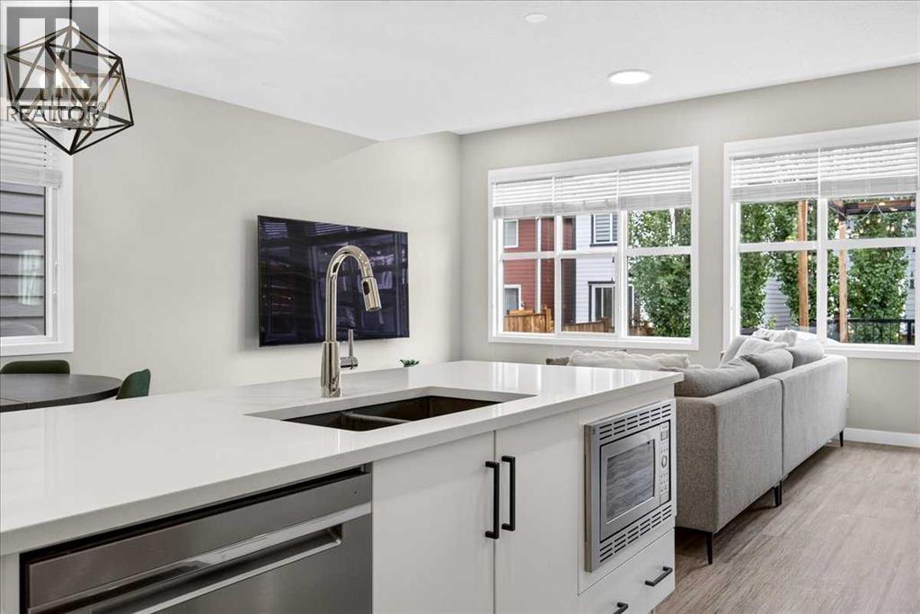 154 Masters Row Se Property Photo 16