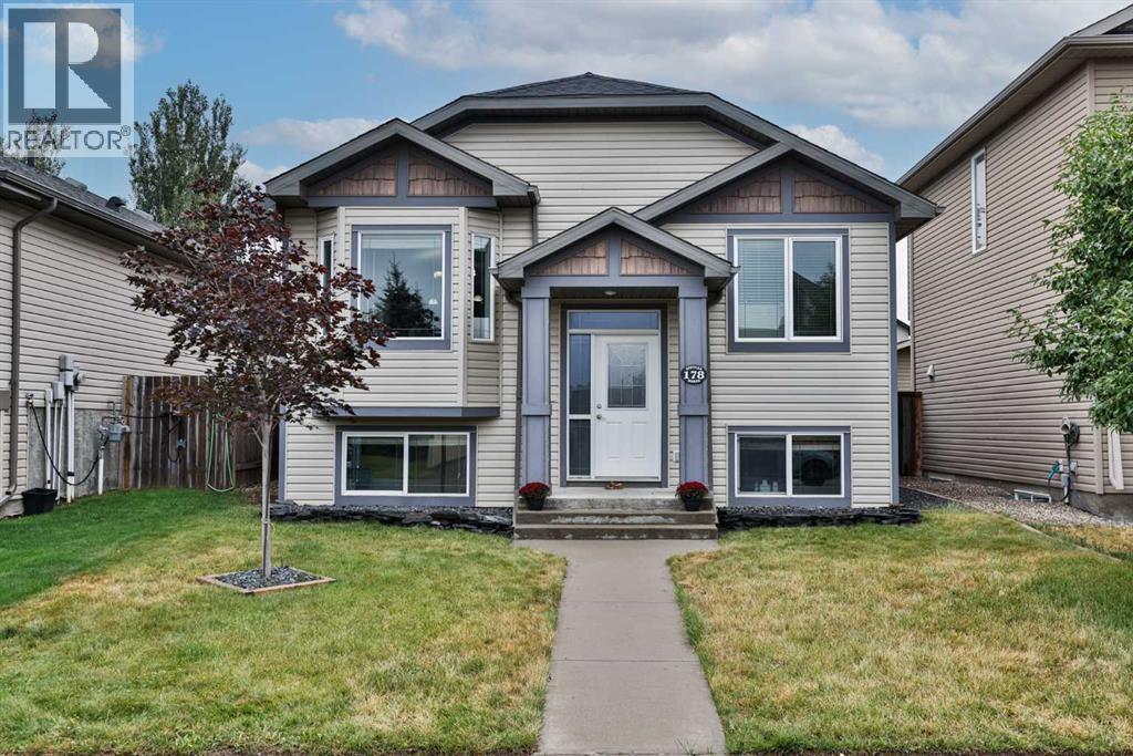 178 Silkstone Road W Property Photo 1