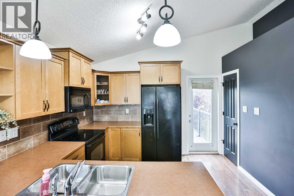 178 Silkstone Road W Property Photo 9