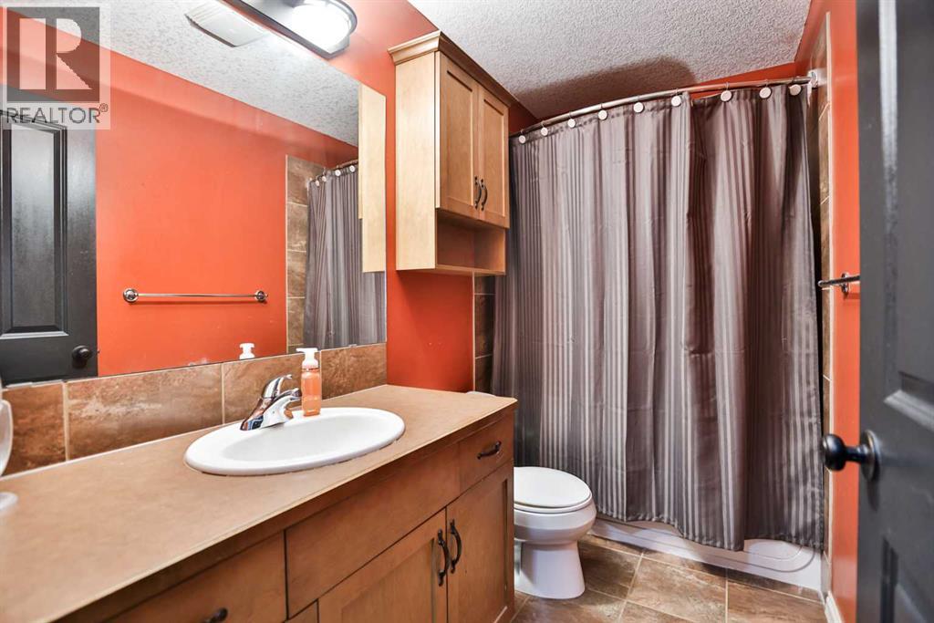 178 Silkstone Road W Property Photo 11