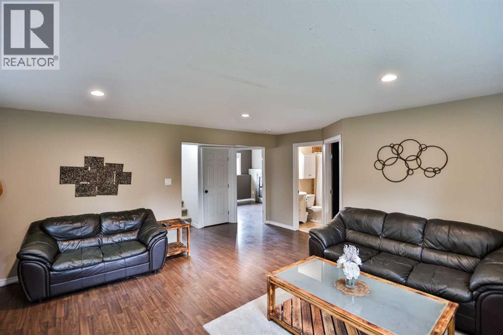 178 Silkstone Road W Property Photo 14