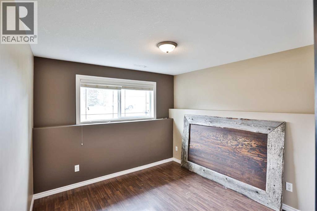178 Silkstone Road W Property Photo 17