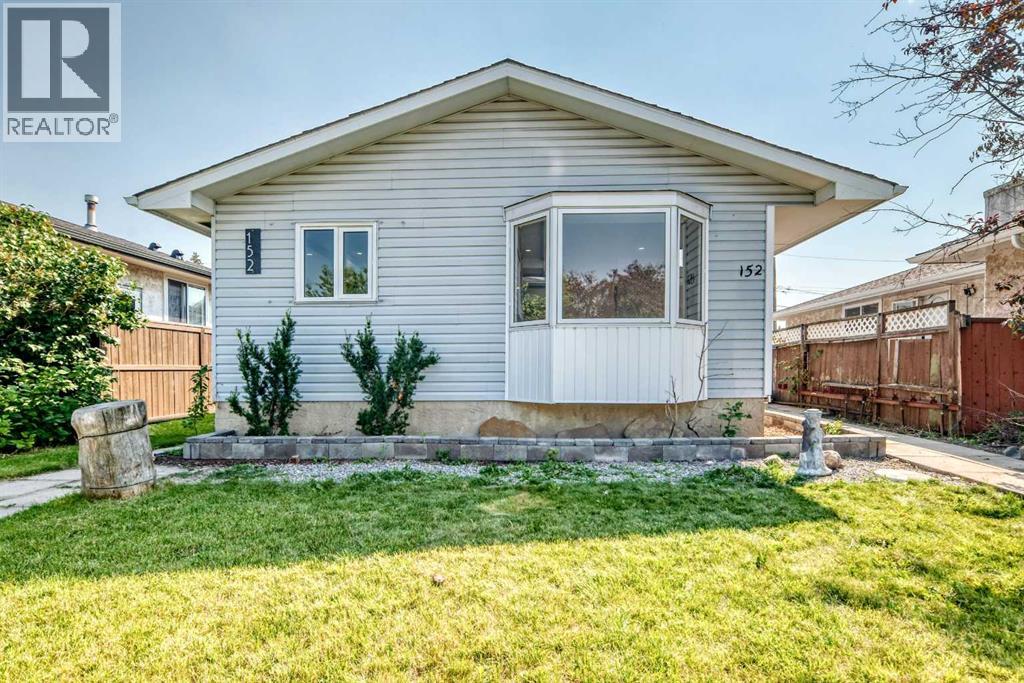 152 Maranda Close NE Property Photo 1