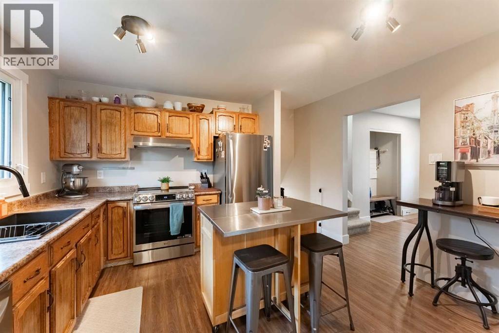 2802 77 Street Property Photo 7