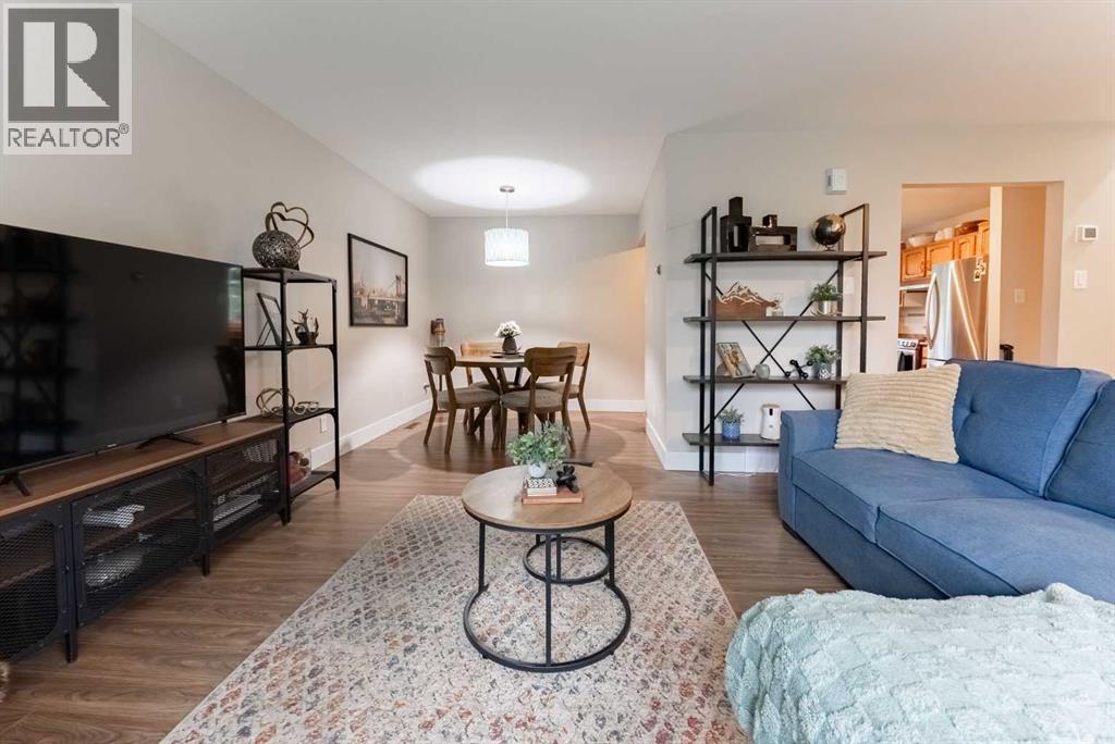 2802 77 Street Property Photo 11
