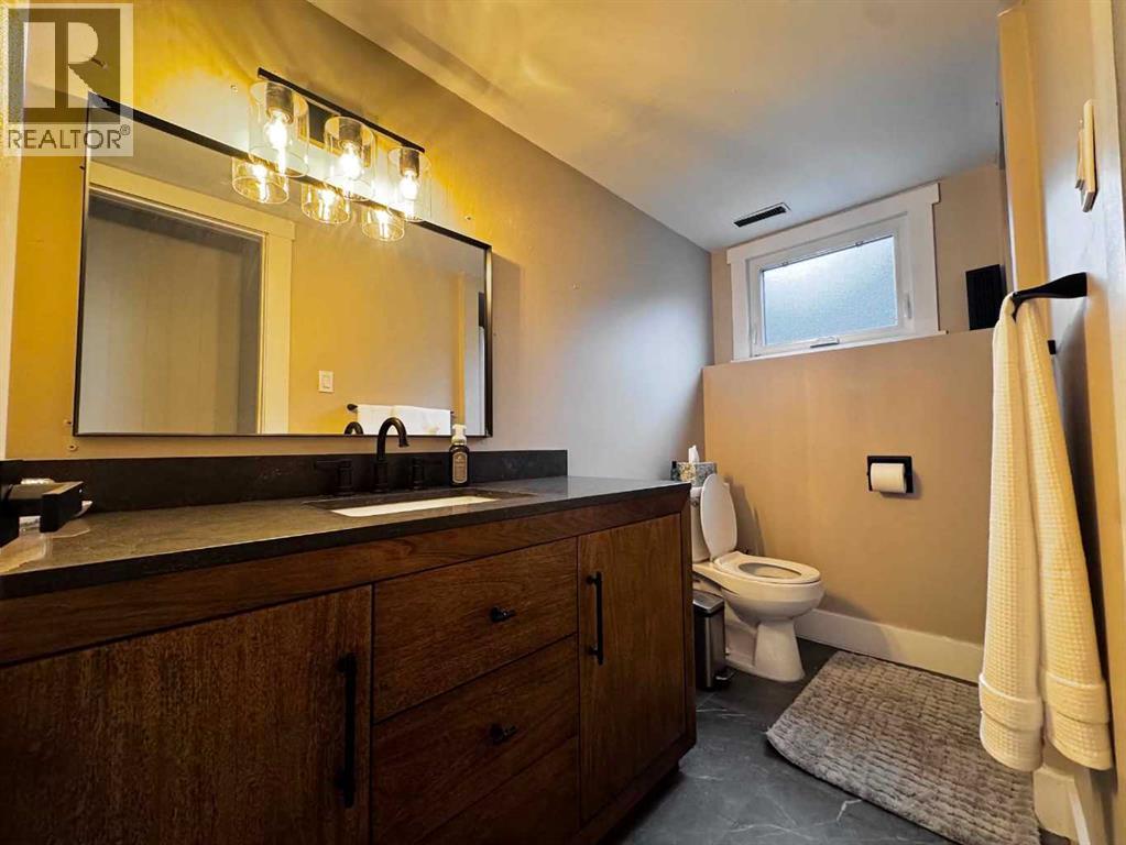 2802 77 Street Property Photo 21