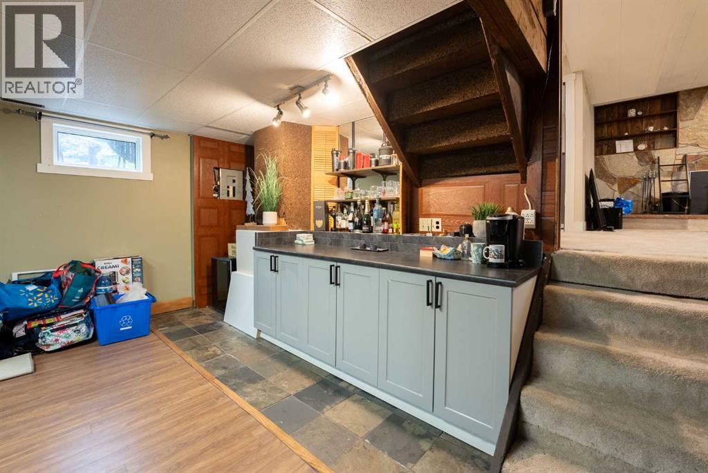 2802 77 Street Property Photo 24