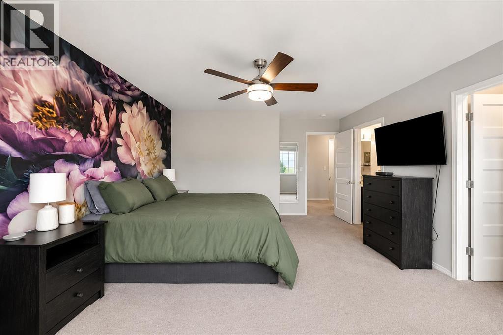 27 Golden Crescent Property Photo 12