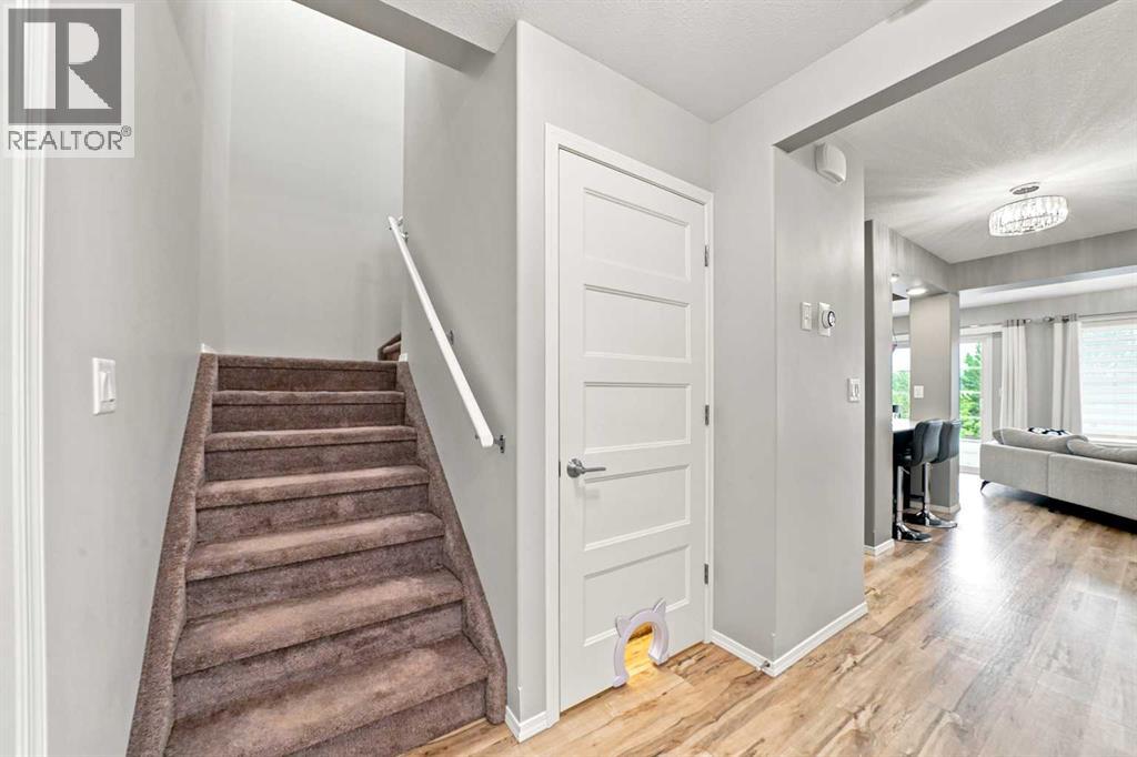 27 Golden Crescent Property Photo 13