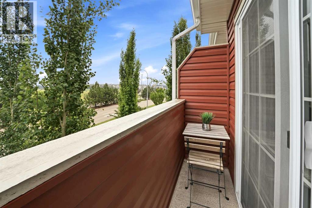 27 Golden Crescent Property Photo 17