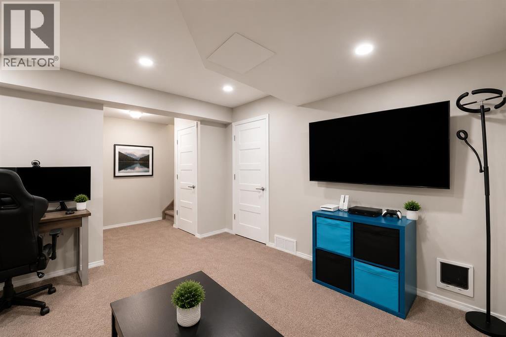27 Golden Crescent Property Photo 22