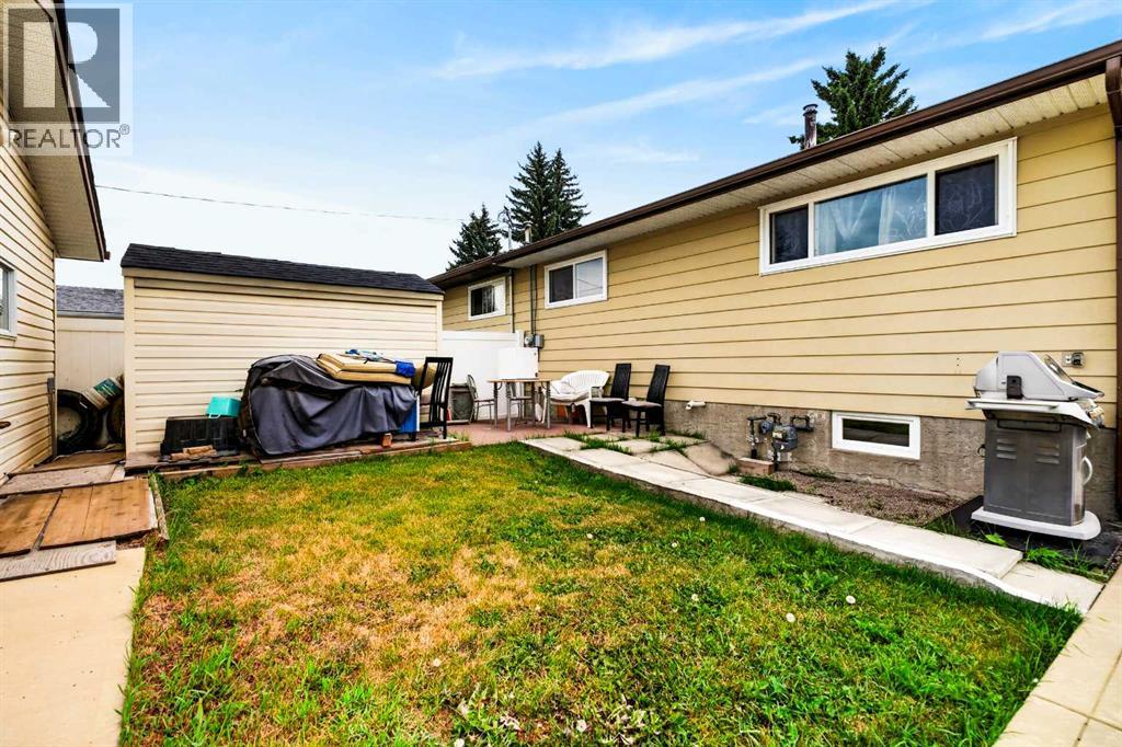 53 Queen Isabella Close Se Property Photo 35