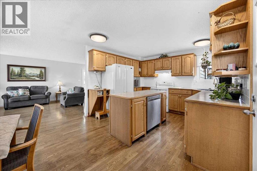 80 Templevale Way Ne Property Photo 10
