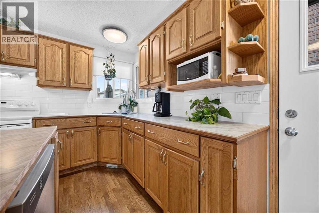80 Templevale Way Ne Property Photo 12