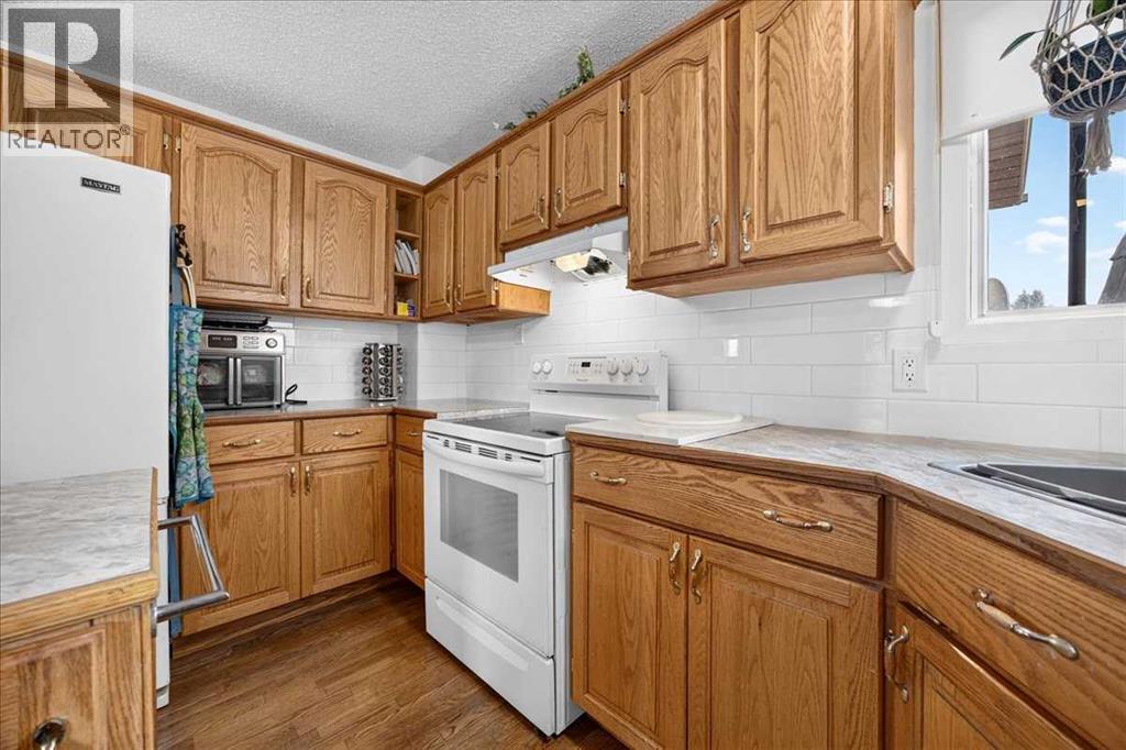 80 Templevale Way Ne Property Photo 13