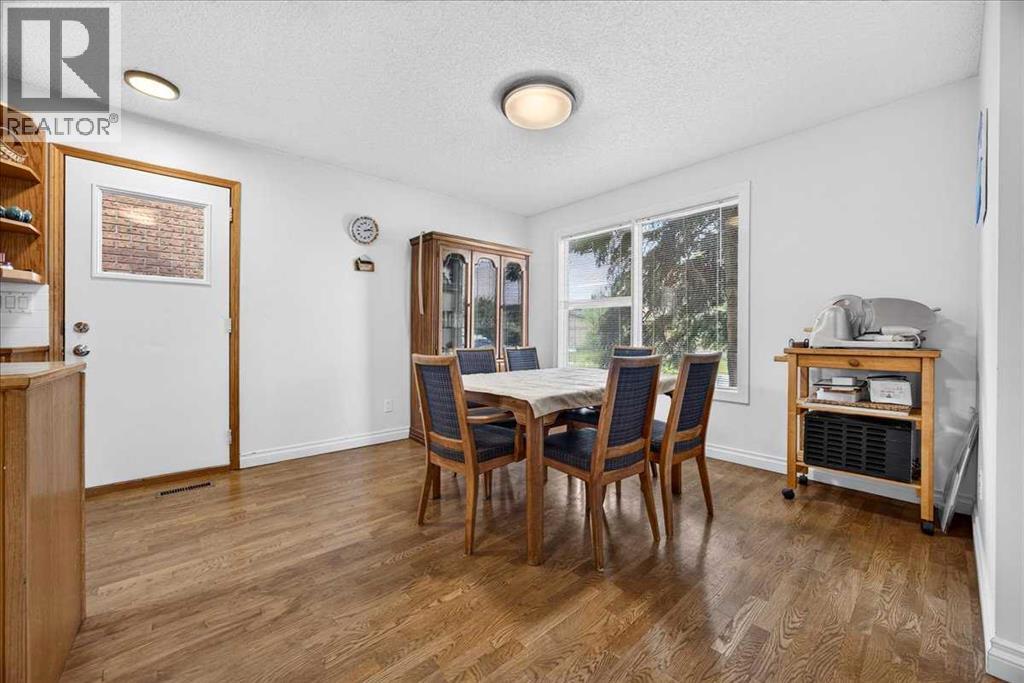 80 Templevale Way Ne Property Photo 17