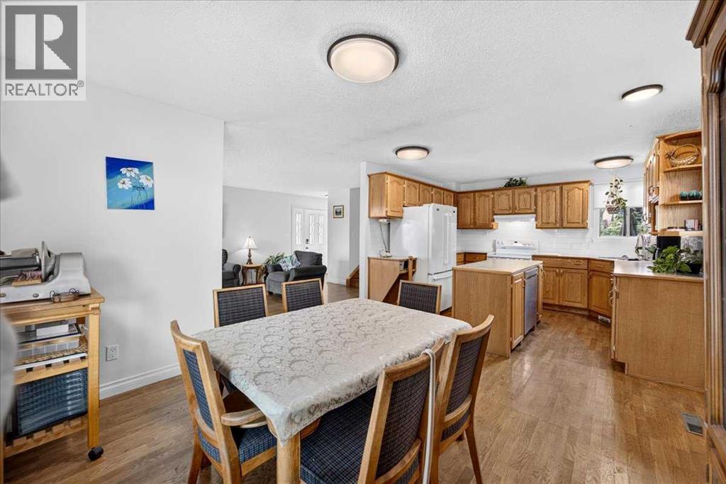 80 Templevale Way Ne Property Photo 18