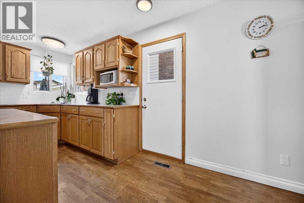 80 Templevale Way Ne Property Photo 19