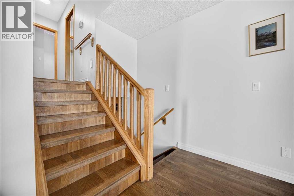 80 Templevale Way Ne Property Photo 20