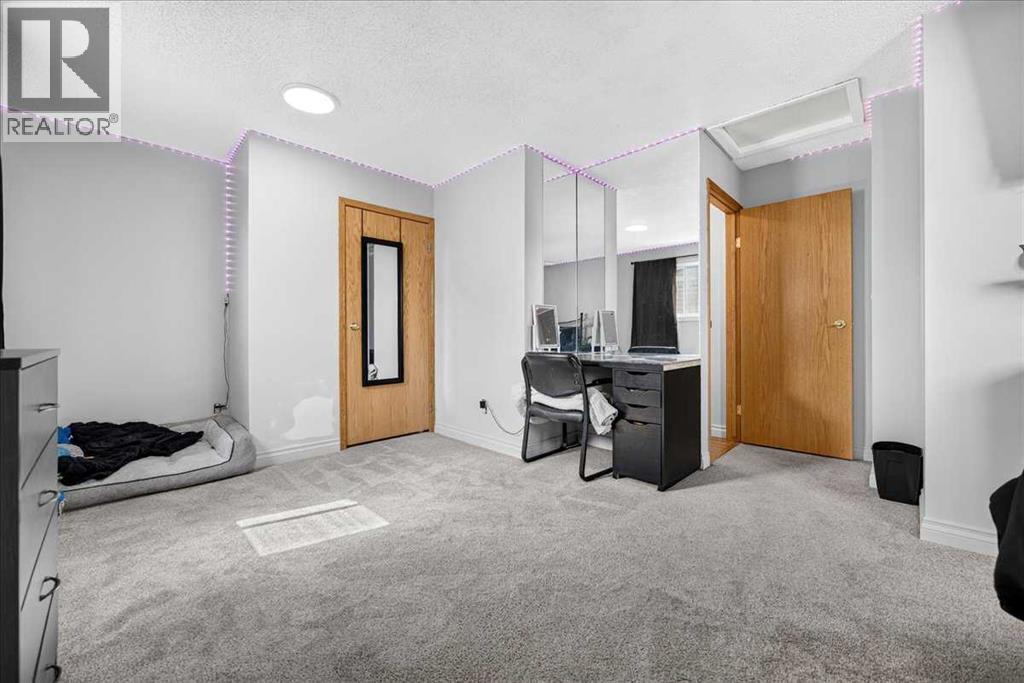 80 Templevale Way Ne Property Photo 27