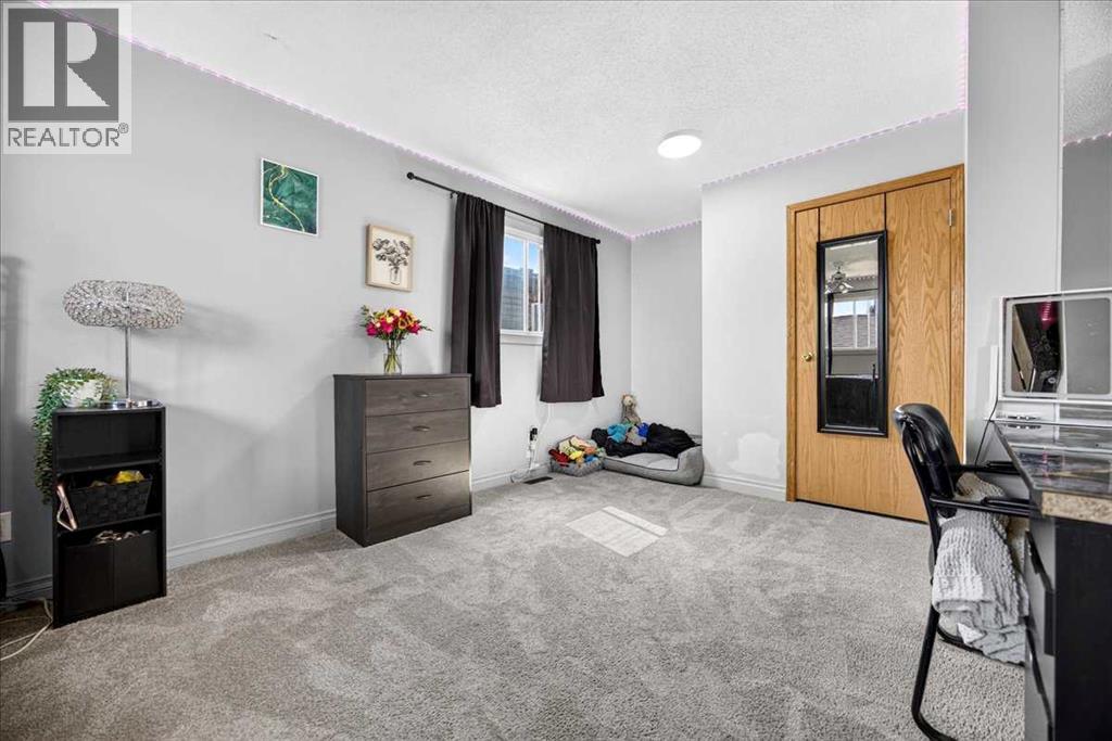 80 Templevale Way Ne Property Photo 28