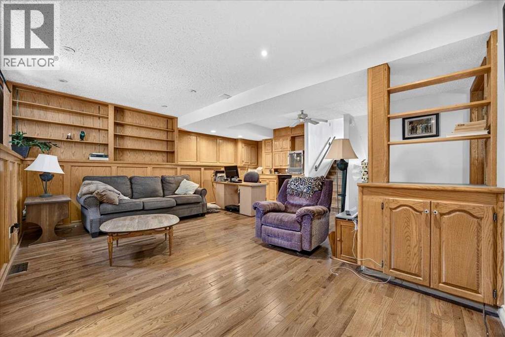 80 Templevale Way Ne Property Photo 32