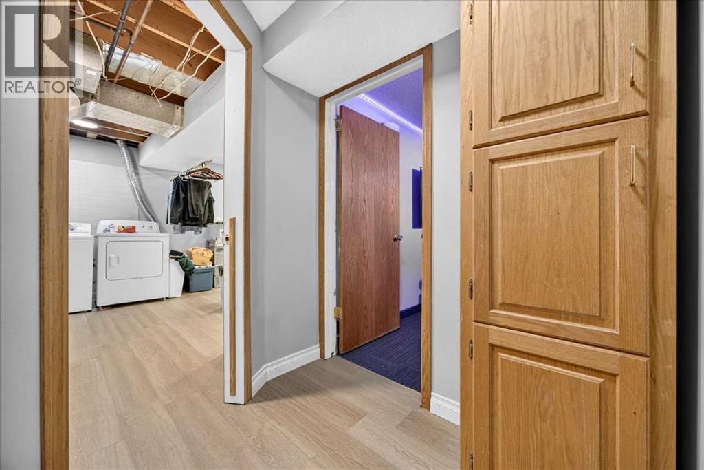 80 Templevale Way Ne Property Photo 39