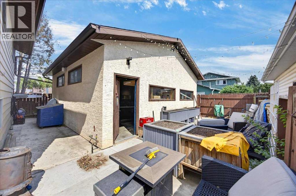 80 Templevale Way Ne Property Photo 46