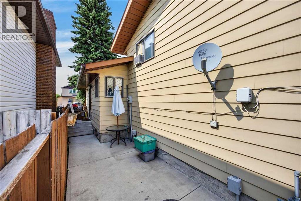80 Templevale Way Ne Property Photo 48