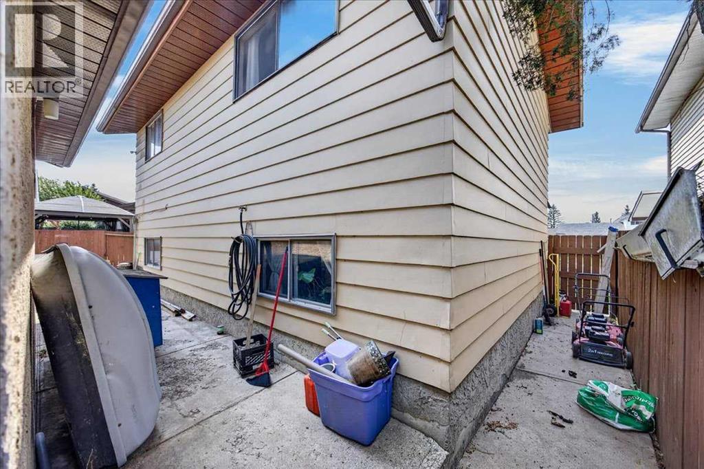 80 Templevale Way Ne Property Photo 49